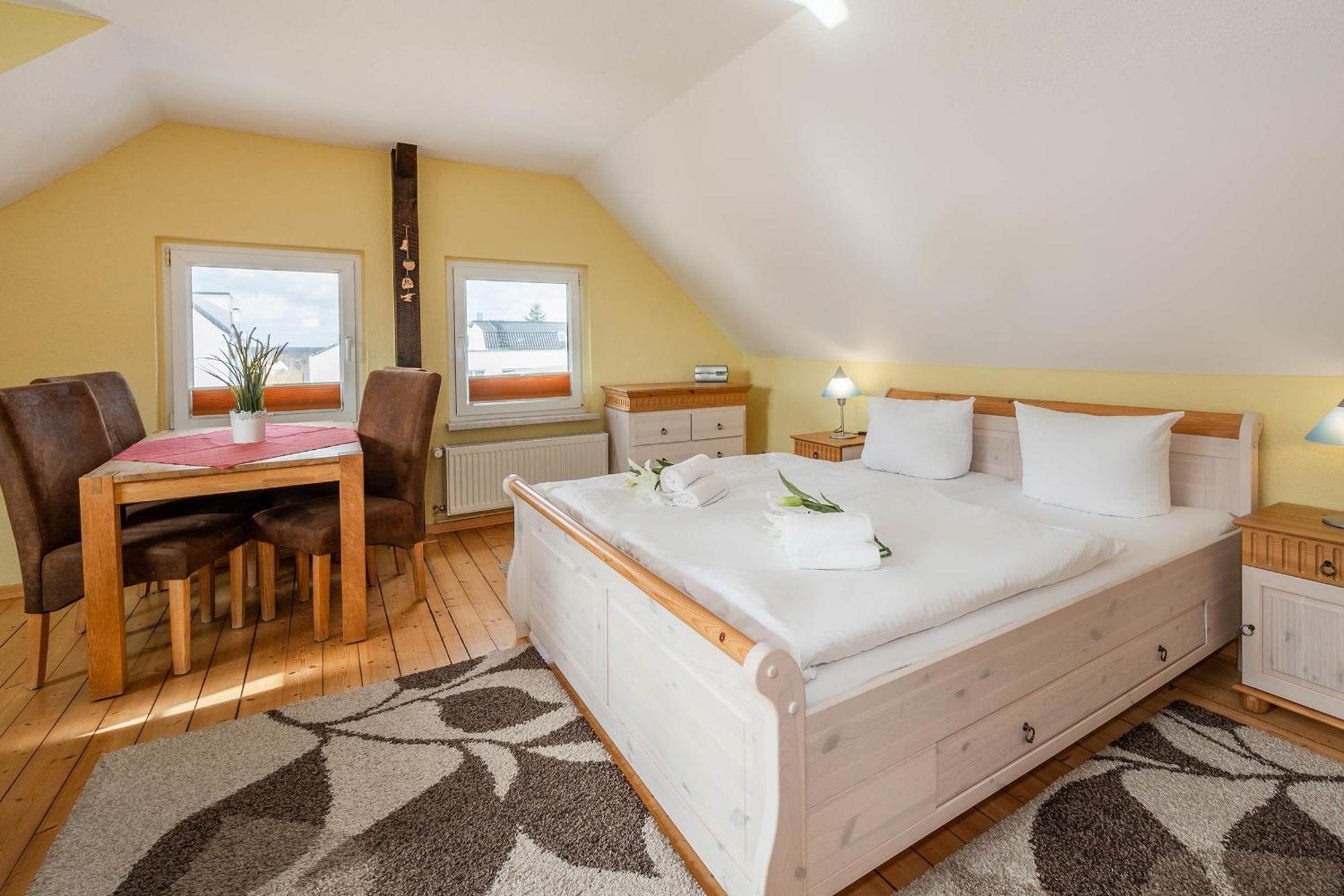 Villa Holtz Ferienwohnung Holtz 4 ツィノヴィッツ エクステリア 写真